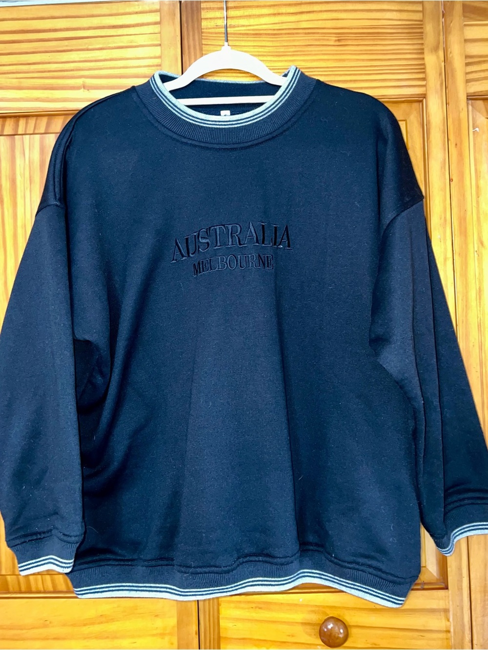 Vintage Australia Melbourne Embroidered Crewneck Sweatshirt - Black